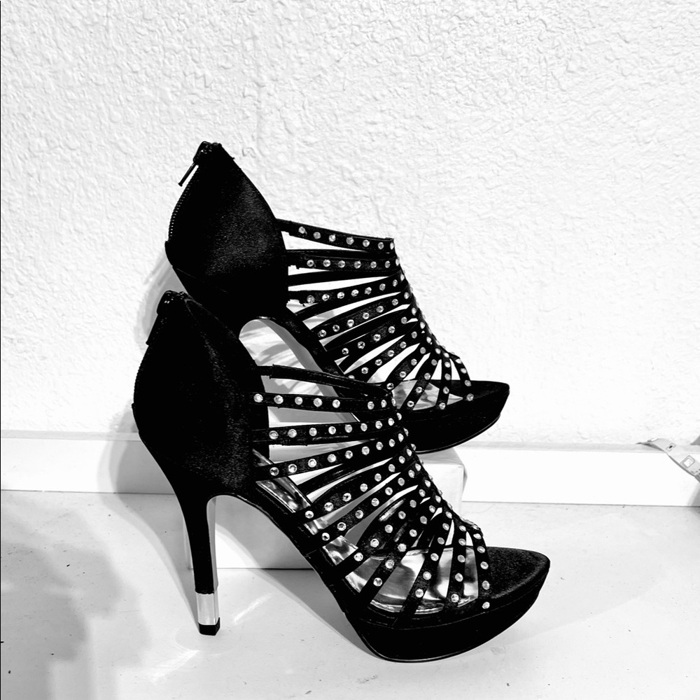 Worthington Jeweled Caged Heel 8.5